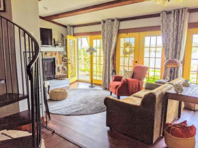 Cottage on the Mississippi Venue and dog friendly